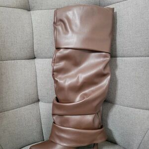 Rainbow Elegant Brown Heeled Boots